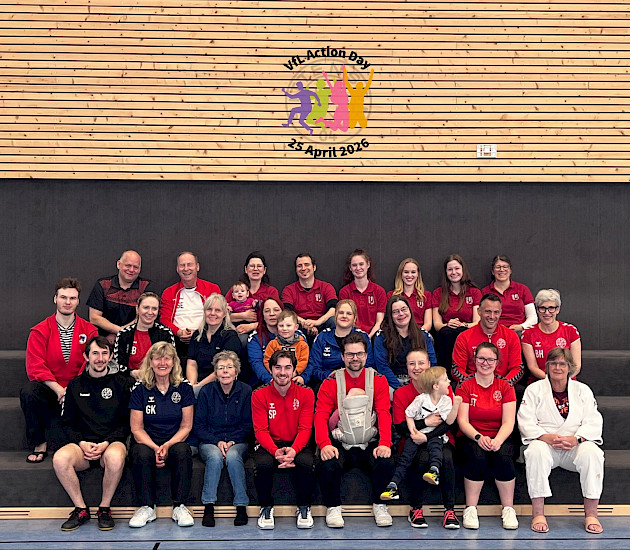Gruppenbild aller Helfer und Helferinnen Gruppenbild aller Helfer und Helferinnen