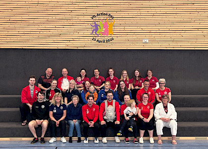 Gruppenbild aller Helfer und Helferinnen Gruppenbild aller Helfer und Helferinnen
